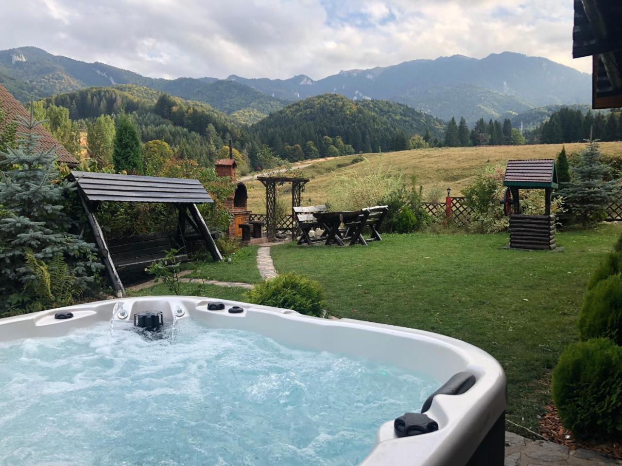 Hot Tub Chalet Retreat Villa Braşov Exterior foto